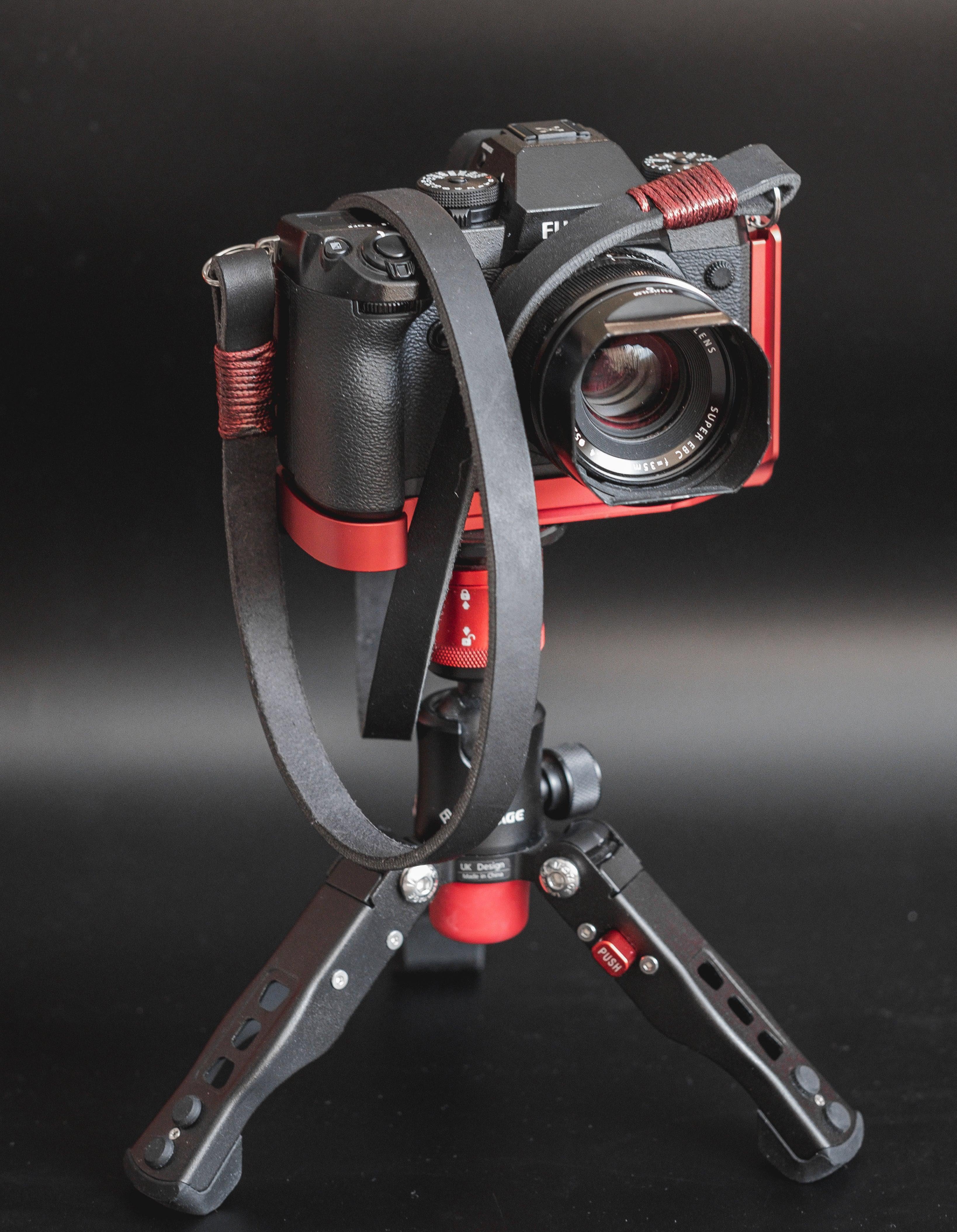 Real Pull-Up Waxed Leather Camera Strap - Black 15mm – Hyperion ...